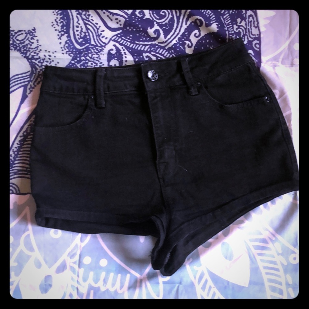 Shorts shorts